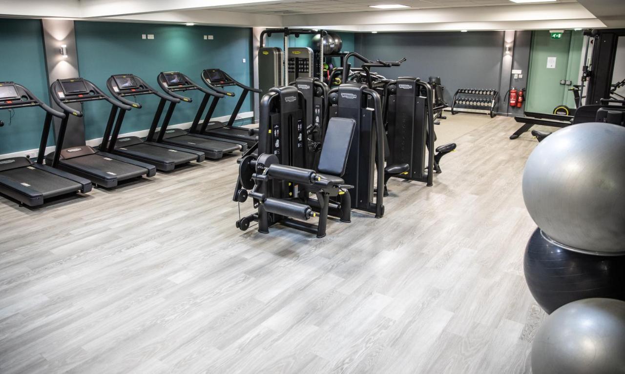 De Vere Cotswold Water Park Apartments Cirencester Dış mekan fotoğraf
