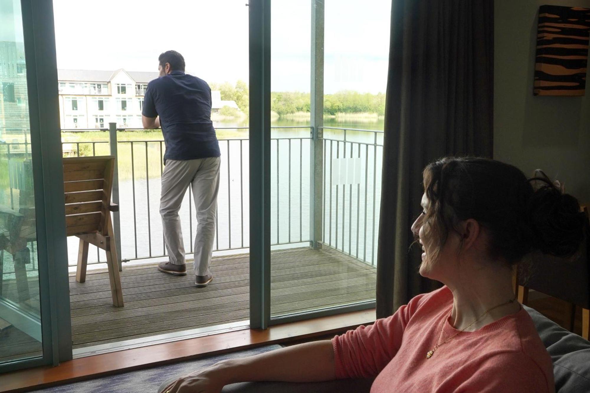 De Vere Cotswold Water Park Apartments Cirencester Dış mekan fotoğraf