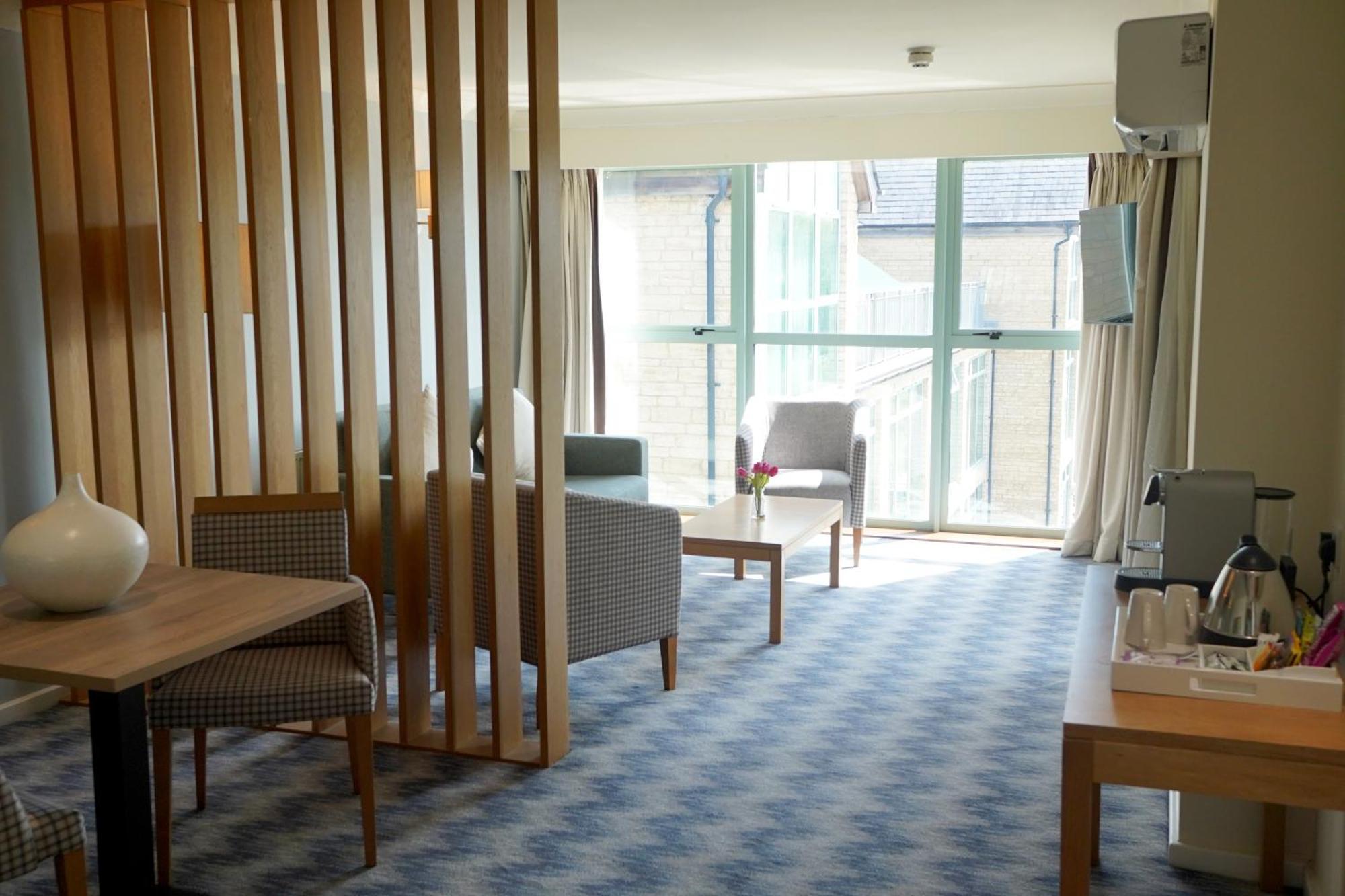 De Vere Cotswold Water Park Apartments Cirencester Dış mekan fotoğraf