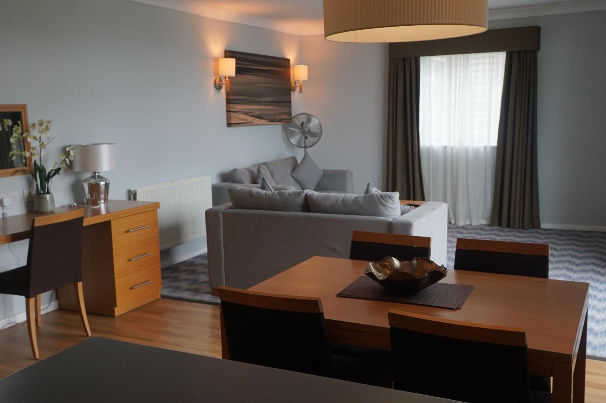 De Vere Cotswold Water Park Apartments Cirencester Dış mekan fotoğraf