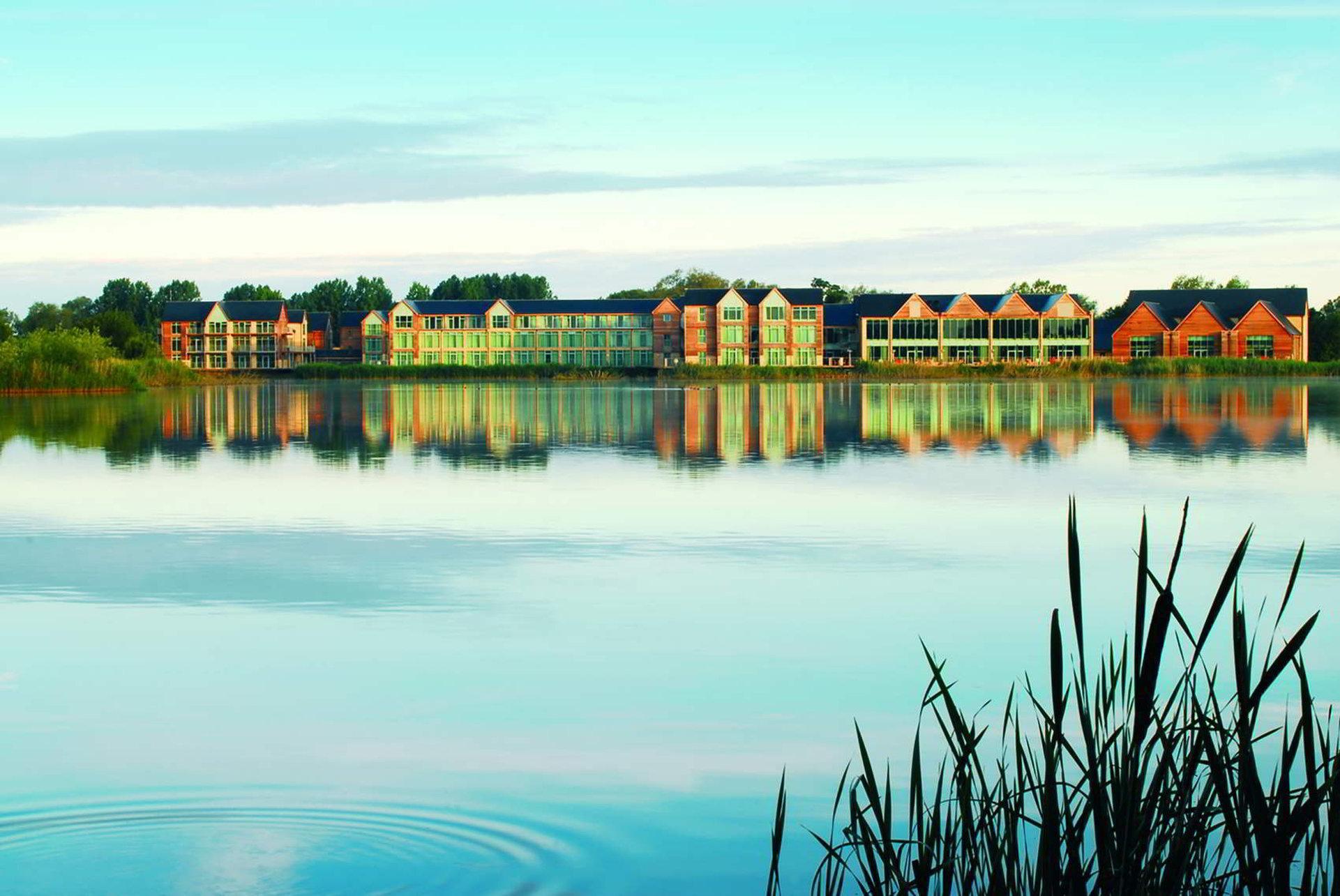 De Vere Cotswold Water Park Apartments Cirencester Dış mekan fotoğraf