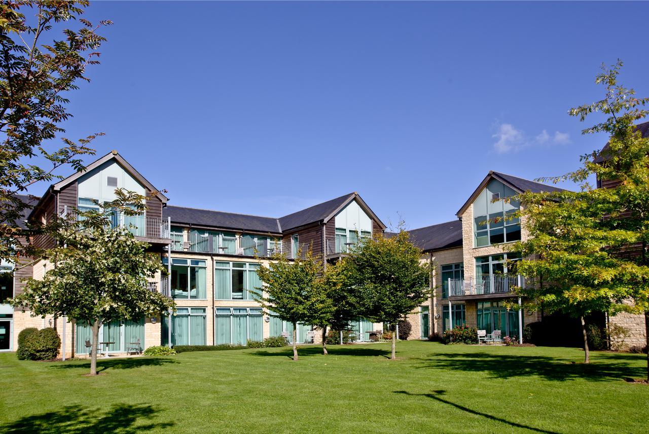 De Vere Cotswold Water Park Apartments Cirencester Dış mekan fotoğraf
