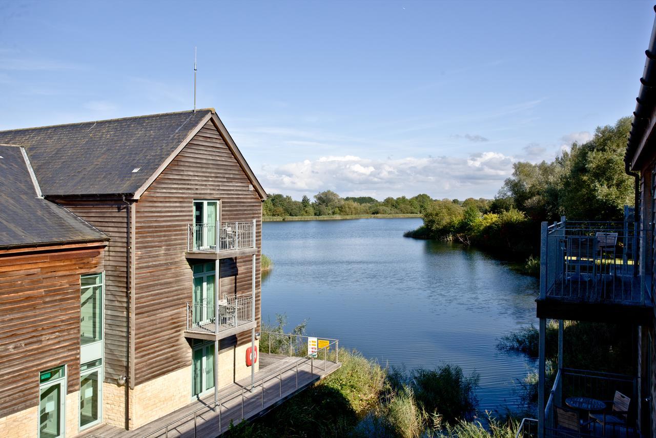 De Vere Cotswold Water Park Apartments Cirencester Dış mekan fotoğraf