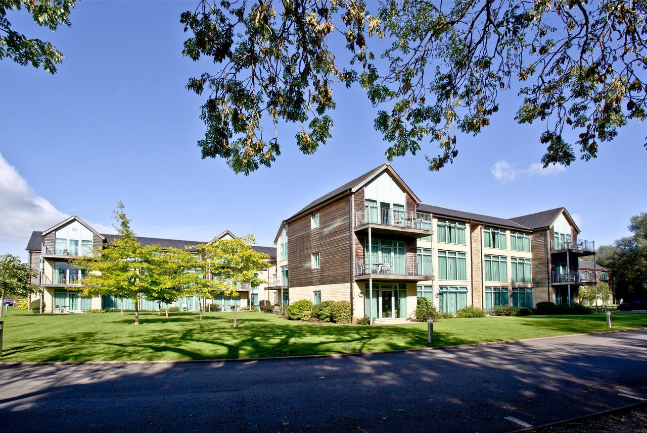 De Vere Cotswold Water Park Apartments Cirencester Dış mekan fotoğraf